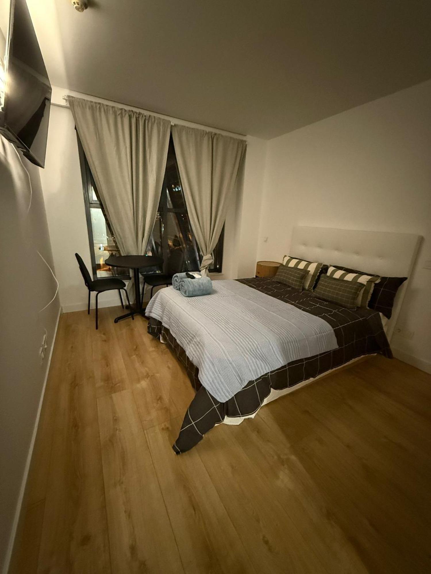 To Room Madrid Castellana Екстер'єр фото